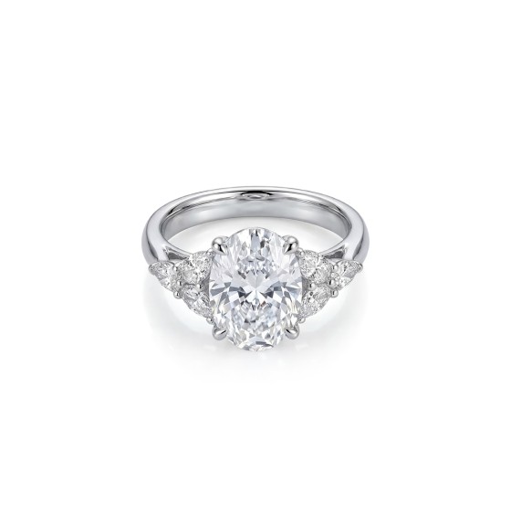 18K White Gold Oval Halo Diamond Ring