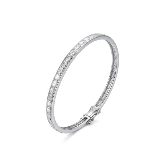 White gold emerald-cut diamond tennis bracelet